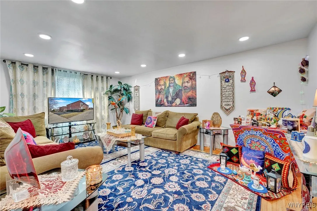 unit #1 living rm