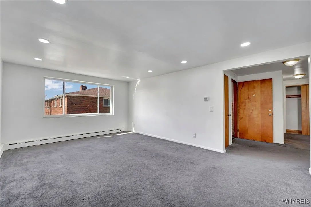 unit#4 living room