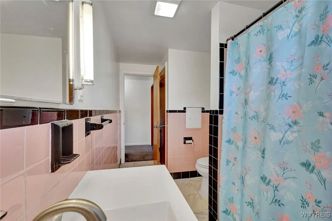 626 Kenmore Avenue Avenue, Buffalo, New York 14216, Buffalo, New York 14216, 8 Bedrooms Bedrooms, ,4 BathroomsBathrooms,Residential,Closed,626 Kenmore Avenue Avenue, Buffalo, New York 14216,0,B1591755
