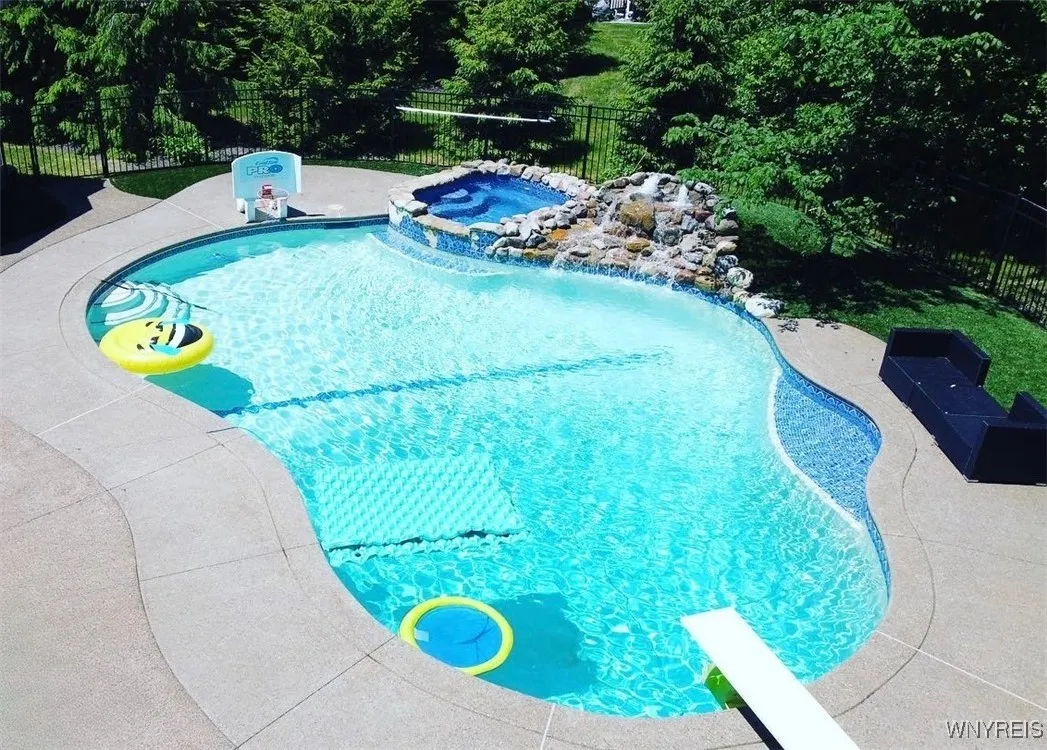 6 Woodthrush Trail, Orchard Park, New York 14127, Orchard Park, New York 14127, 4 Bedrooms Bedrooms, 13 Rooms Rooms,3 BathroomsBathrooms,Residential,Closed,6 Woodthrush Trail, Orchard Park, New York 14127,0,B1592201