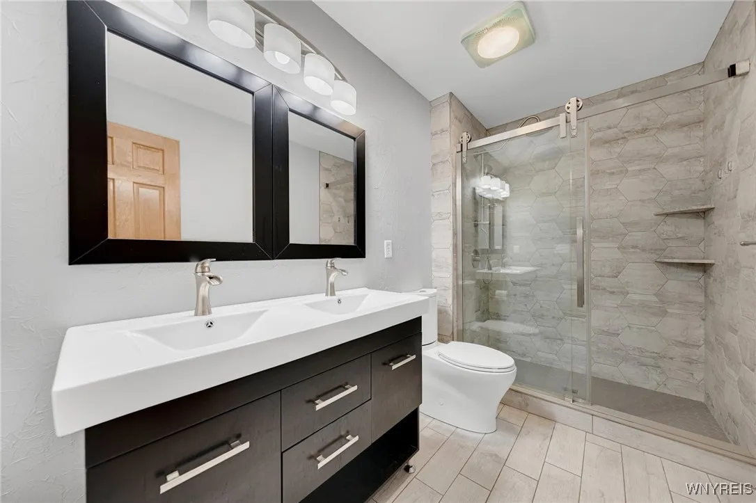 6 Woodthrush Trail, Orchard Park, New York 14127, Orchard Park, New York 14127, 4 Bedrooms Bedrooms, 13 Rooms Rooms,3 BathroomsBathrooms,Residential,Closed,6 Woodthrush Trail, Orchard Park, New York 14127,0,B1592201