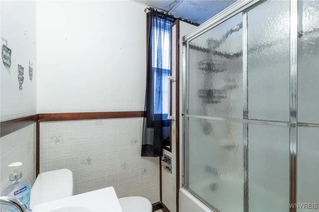39 Trowbridge Street, Buffalo, New York 14220, Buffalo, New York 14220, 4 Bedrooms Bedrooms, ,2 BathroomsBathrooms,Residential,Closed,39 Trowbridge Street, Buffalo, New York 14220,0,B1592871