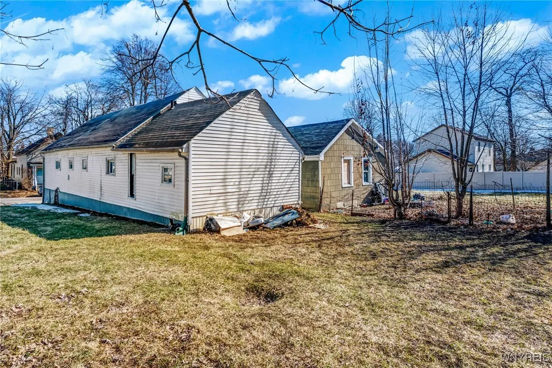 200 Locust Street, Buffalo, New York 14204, Buffalo, New York 14204, 3 Bedrooms Bedrooms, 6 Rooms Rooms,1 BathroomBathrooms,Residential,Closed,200 Locust Street, Buffalo, New York 14204,0,B1592936