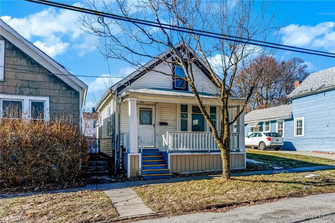 200 Locust Street, Buffalo, New York 14204, Buffalo, New York 14204, 3 Bedrooms Bedrooms, 6 Rooms Rooms,1 BathroomBathrooms,Residential,Closed,200 Locust Street, Buffalo, New York 14204,0,B1592936