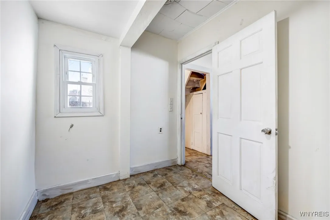 200 Locust Street, Buffalo, New York 14204, Buffalo, New York 14204, 3 Bedrooms Bedrooms, 6 Rooms Rooms,1 BathroomBathrooms,Residential,Closed,200 Locust Street, Buffalo, New York 14204,0,B1592936