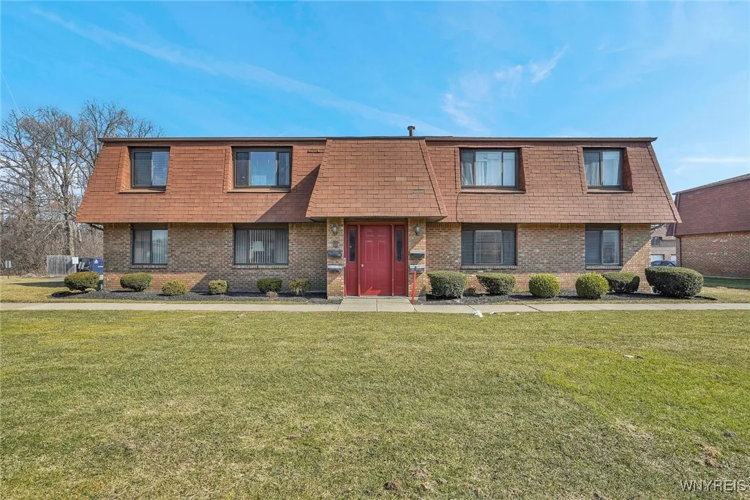 3900 Ridge Lea Road B, Amherst, New York 14228, Amherst, New York 14228, 1 Bedroom Bedrooms, 3 Rooms Rooms,1 BathroomBathrooms,Residential,Closed,3900 Ridge Lea Road B, Amherst, New York 14228,0,B1591938