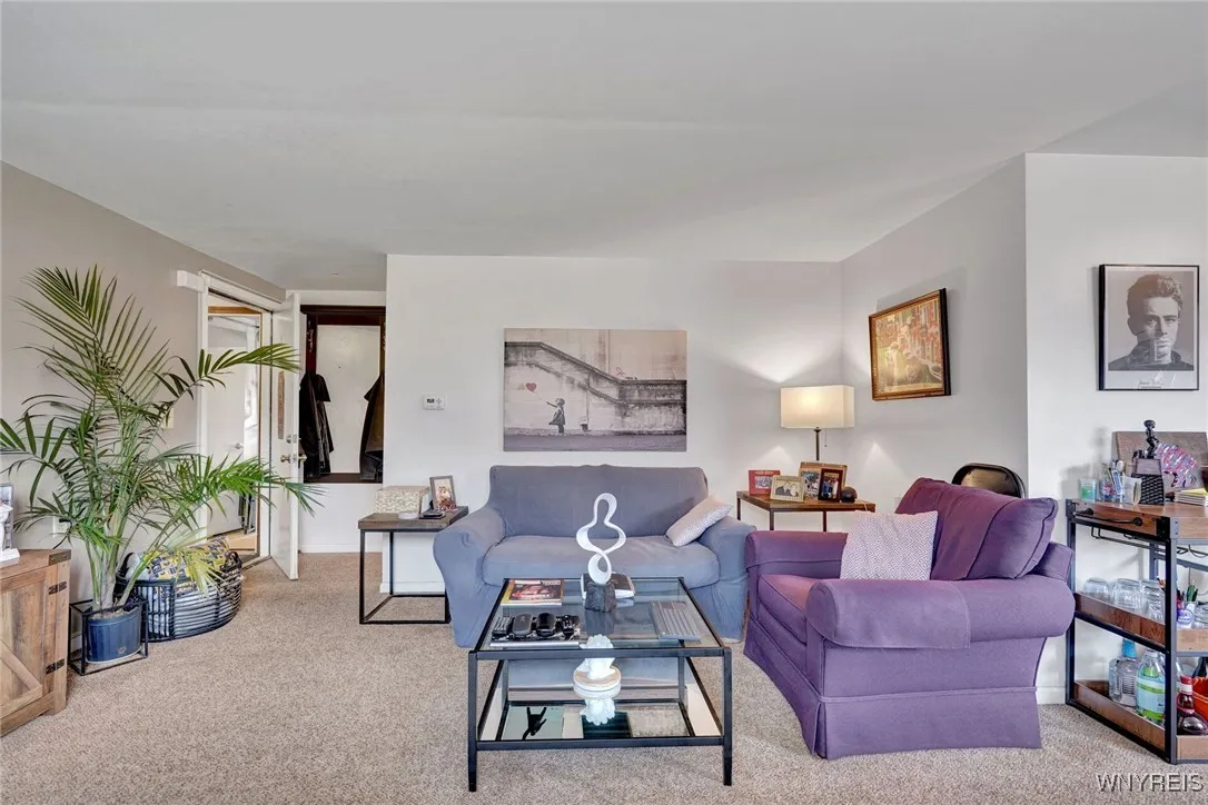 3900 Ridge Lea Road B, Amherst, New York 14228, Amherst, New York 14228, 1 Bedroom Bedrooms, 3 Rooms Rooms,1 BathroomBathrooms,Residential,Closed,3900 Ridge Lea Road B, Amherst, New York 14228,0,B1591938