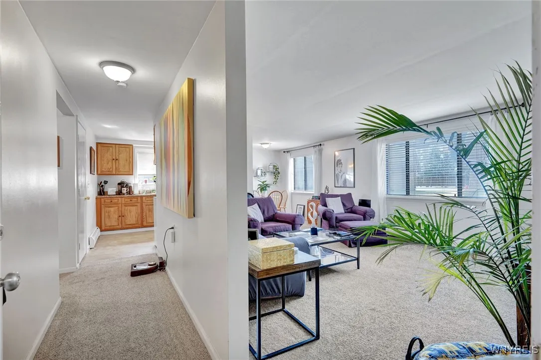 3900 Ridge Lea Road B, Amherst, New York 14228, Amherst, New York 14228, 1 Bedroom Bedrooms, 3 Rooms Rooms,1 BathroomBathrooms,Residential,Closed,3900 Ridge Lea Road B, Amherst, New York 14228,0,B1591938