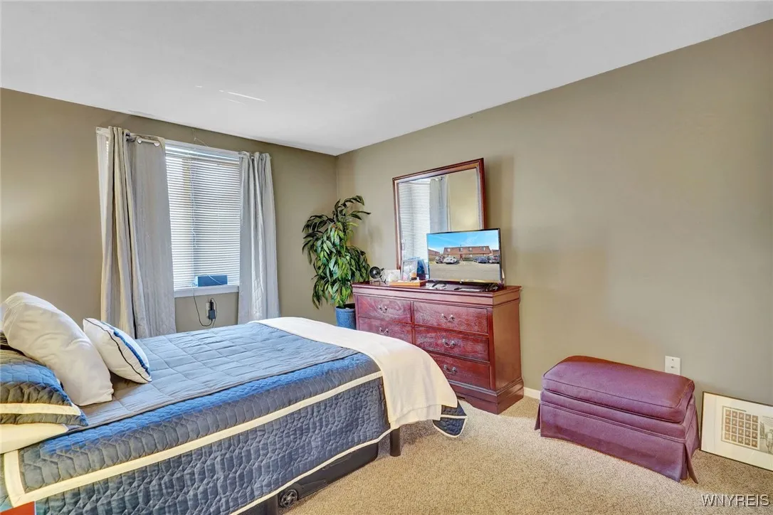 3900 Ridge Lea Road B, Amherst, New York 14228, Amherst, New York 14228, 1 Bedroom Bedrooms, 3 Rooms Rooms,1 BathroomBathrooms,Residential,Closed,3900 Ridge Lea Road B, Amherst, New York 14228,0,B1591938