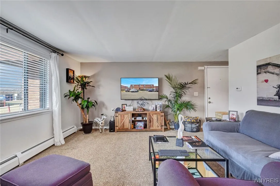 3900 Ridge Lea Road B, Amherst, New York 14228, Amherst, New York 14228, 1 Bedroom Bedrooms, 3 Rooms Rooms,1 BathroomBathrooms,Residential,Closed,3900 Ridge Lea Road B, Amherst, New York 14228,0,B1591938