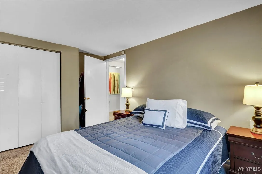 3900 Ridge Lea Road B, Amherst, New York 14228, Amherst, New York 14228, 1 Bedroom Bedrooms, 3 Rooms Rooms,1 BathroomBathrooms,Residential,Closed,3900 Ridge Lea Road B, Amherst, New York 14228,0,B1591938