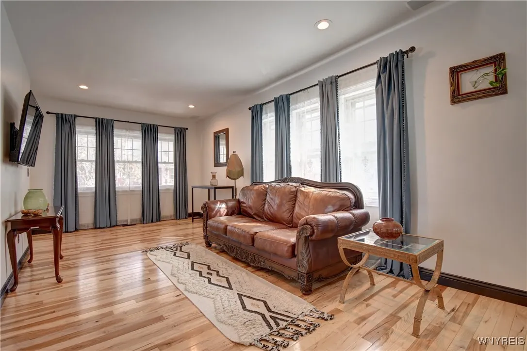 38 18th Street, Buffalo, New York 14213, Buffalo, New York 14213, 3 Bedrooms Bedrooms, 6 Rooms Rooms,2 BathroomsBathrooms,Residential,Closed,38 18th Street, Buffalo, New York 14213,0,B1592318