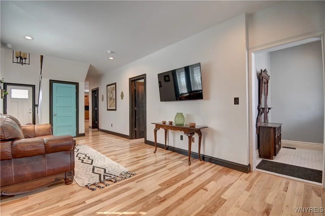38 18th Street, Buffalo, New York 14213, Buffalo, New York 14213, 3 Bedrooms Bedrooms, 6 Rooms Rooms,2 BathroomsBathrooms,Residential,Closed,38 18th Street, Buffalo, New York 14213,0,B1592318