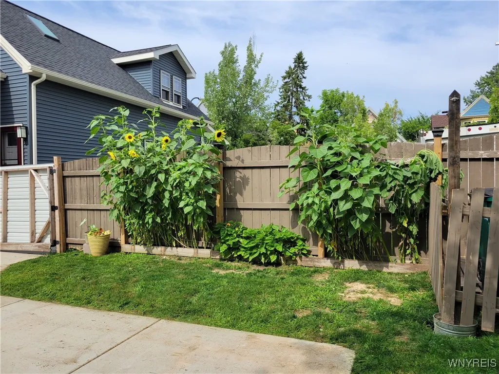 38 18th Street, Buffalo, New York 14213, Buffalo, New York 14213, 3 Bedrooms Bedrooms, 6 Rooms Rooms,2 BathroomsBathrooms,Residential,Closed,38 18th Street, Buffalo, New York 14213,0,B1592318