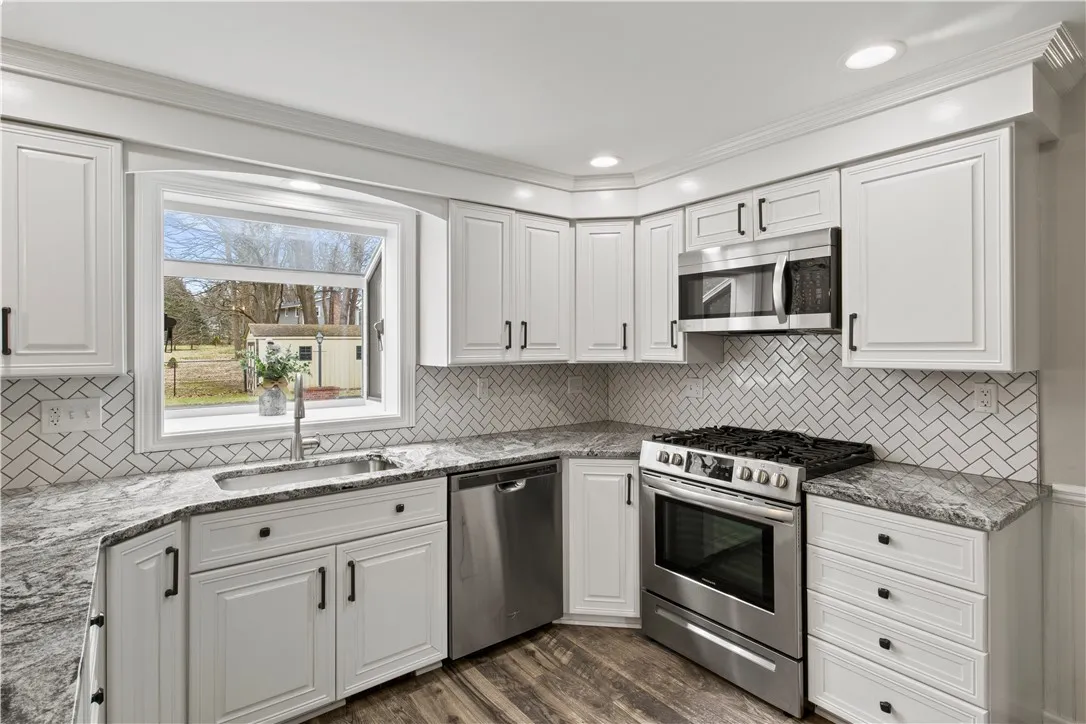 161 Timber Brook Lane, Penfield, New York 14526, Penfield, New York 14526, 3 Bedrooms Bedrooms, 8 Rooms Rooms,2 BathroomsBathrooms,Residential,Closed,161 Timber Brook Lane, Penfield, New York 14526,R1592981