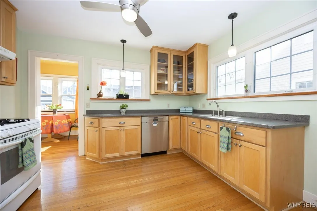 105 Winston Road, Buffalo, New York 14216, Buffalo, New York 14216, 3 Bedrooms Bedrooms, 7 Rooms Rooms,1 BathroomBathrooms,Residential,Closed,105 Winston Road, Buffalo, New York 14216,0,B1593015