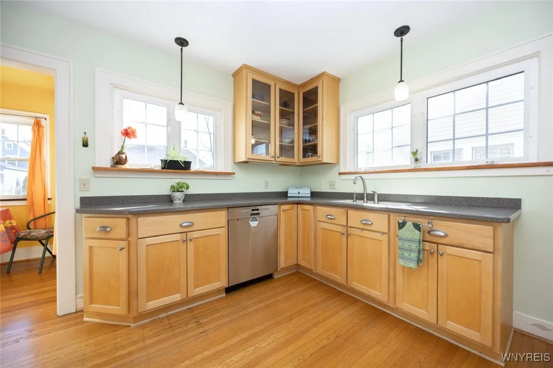 105 Winston Road, Buffalo, New York 14216, Buffalo, New York 14216, 3 Bedrooms Bedrooms, 7 Rooms Rooms,1 BathroomBathrooms,Residential,Closed,105 Winston Road, Buffalo, New York 14216,0,B1593015