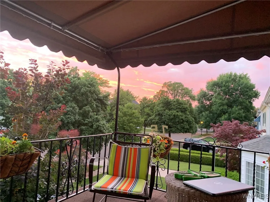 105 Winston Road, Buffalo, New York 14216, Buffalo, New York 14216, 3 Bedrooms Bedrooms, 7 Rooms Rooms,1 BathroomBathrooms,Residential,Closed,105 Winston Road, Buffalo, New York 14216,0,B1593015