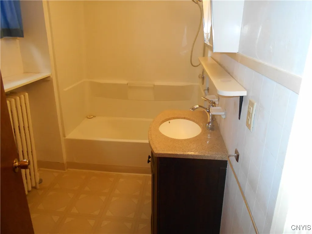 32 Fenner Street, Cazenovia, New York 13035, Cazenovia, New York 13035, 2 Bedrooms Bedrooms, 5 Rooms Rooms,2 BathroomsBathrooms,Residential,Closed,32 Fenner Street, Cazenovia, New York 13035,0,S1592149