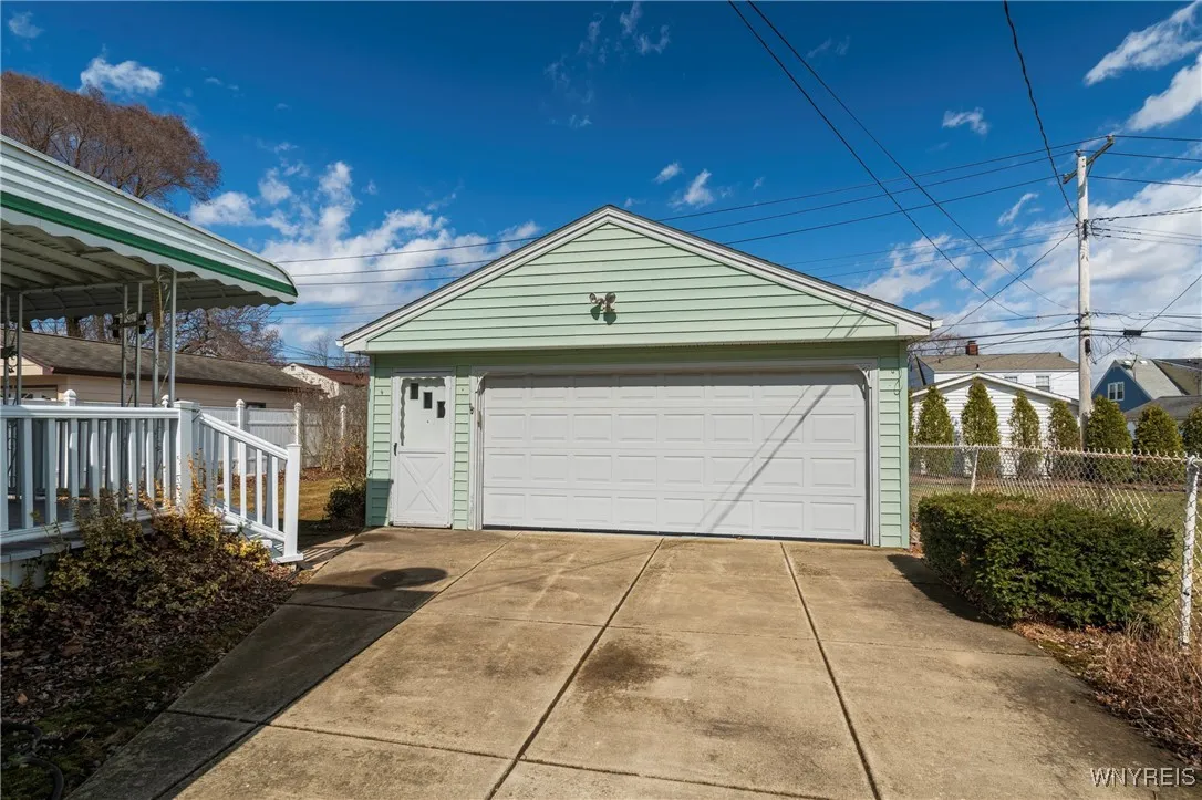 304 Traverse Boulevard, Tonawanda-town, New York 1, Tonawanda, New York 14223, 3 Bedrooms Bedrooms, 6 Rooms Rooms,1 BathroomBathrooms,Residential,Closed,304 Traverse Boulevard, Tonawanda-town, New York 1,0,B1593031