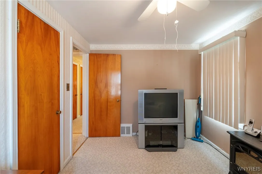 304 Traverse Boulevard, Tonawanda-town, New York 1, Tonawanda, New York 14223, 3 Bedrooms Bedrooms, 6 Rooms Rooms,1 BathroomBathrooms,Residential,Closed,304 Traverse Boulevard, Tonawanda-town, New York 1,0,B1593031