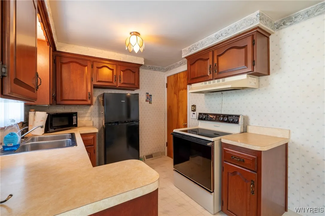 304 Traverse Boulevard, Tonawanda-town, New York 1, Tonawanda, New York 14223, 3 Bedrooms Bedrooms, 6 Rooms Rooms,1 BathroomBathrooms,Residential,Closed,304 Traverse Boulevard, Tonawanda-town, New York 1,0,B1593031
