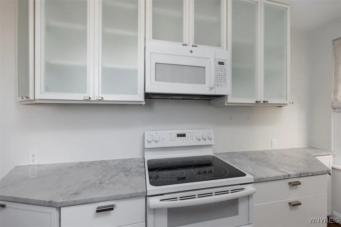 83 Bryant Street 8a, Buffalo, New York 14209, Buffalo, New York 14209, 2 Bedrooms Bedrooms, 5 Rooms Rooms,2 BathroomsBathrooms,Residential,For Sale,83 Bryant Street 8a, Buffalo, New York 14209,B1593230