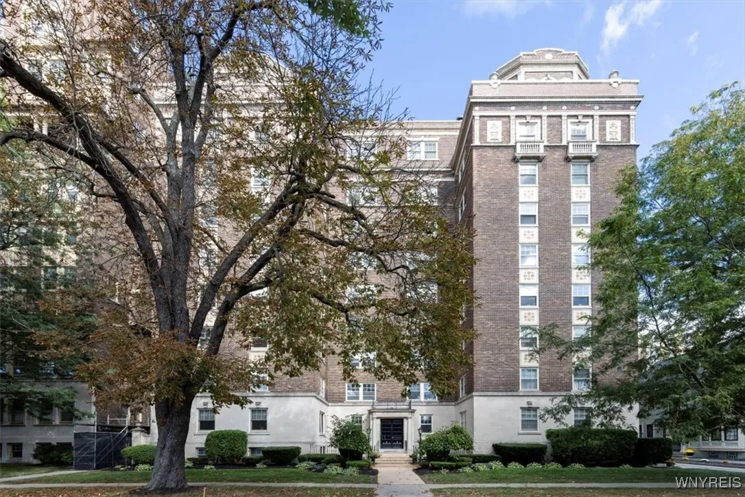 83 Bryant Street 8a, Buffalo, New York 14209, Buffalo, New York 14209, 2 Bedrooms Bedrooms, 5 Rooms Rooms,2 BathroomsBathrooms,Residential,For Sale,83 Bryant Street 8a, Buffalo, New York 14209,B1593230