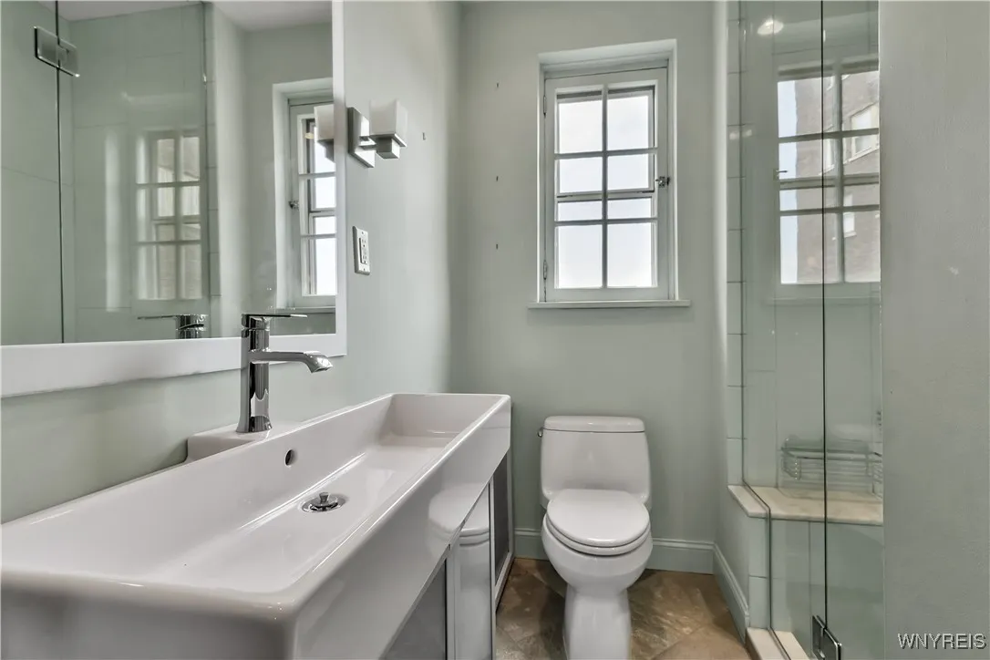 83 Bryant Street 8a, Buffalo, New York 14209, Buffalo, New York 14209, 2 Bedrooms Bedrooms, 5 Rooms Rooms,2 BathroomsBathrooms,Residential,For Sale,83 Bryant Street 8a, Buffalo, New York 14209,B1593230