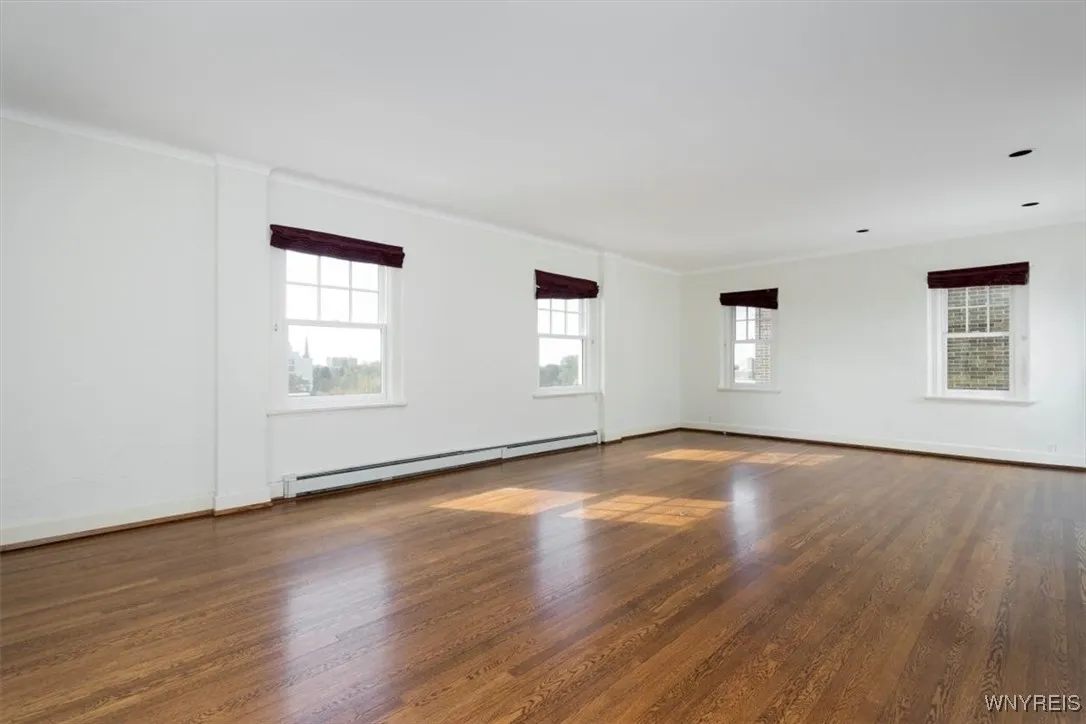 83 Bryant Street 8a, Buffalo, New York 14209, Buffalo, New York 14209, 2 Bedrooms Bedrooms, 5 Rooms Rooms,2 BathroomsBathrooms,Residential,For Sale,83 Bryant Street 8a, Buffalo, New York 14209,B1593230