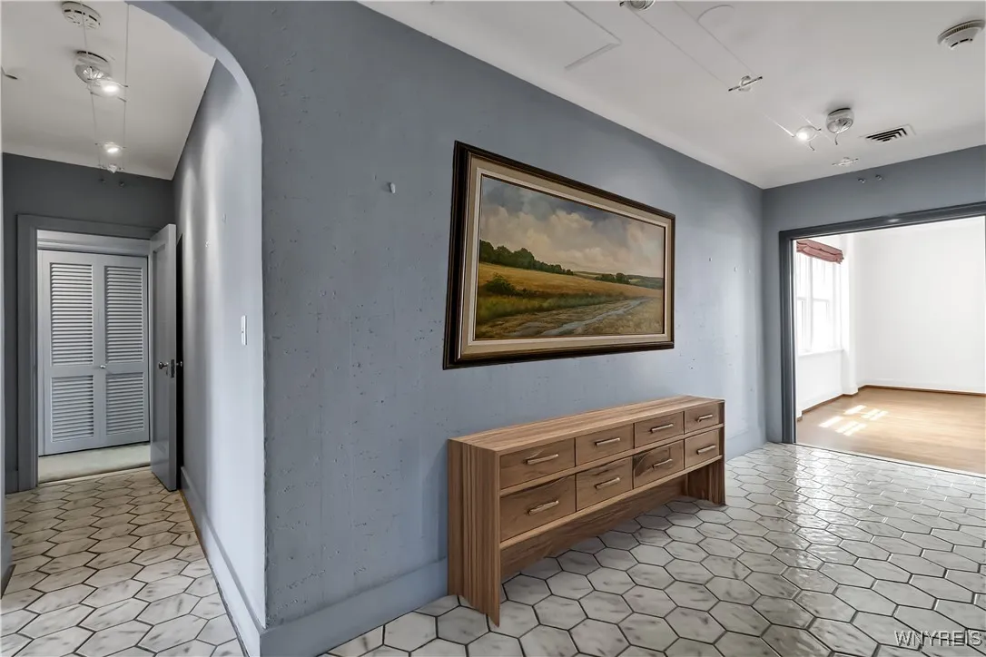 83 Bryant Street 8a, Buffalo, New York 14209, Buffalo, New York 14209, 2 Bedrooms Bedrooms, 5 Rooms Rooms,2 BathroomsBathrooms,Residential,For Sale,83 Bryant Street 8a, Buffalo, New York 14209,B1593230