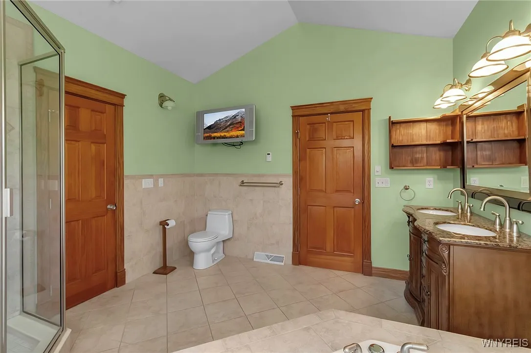 5403 Armor Duells Road, Orchard Park, New York 141, Orchard Park, New York 14127, 3 Bedrooms Bedrooms, 10 Rooms Rooms,2 BathroomsBathrooms,Residential,Closed,5403 Armor Duells Road, Orchard Park, New York 141,B1592983