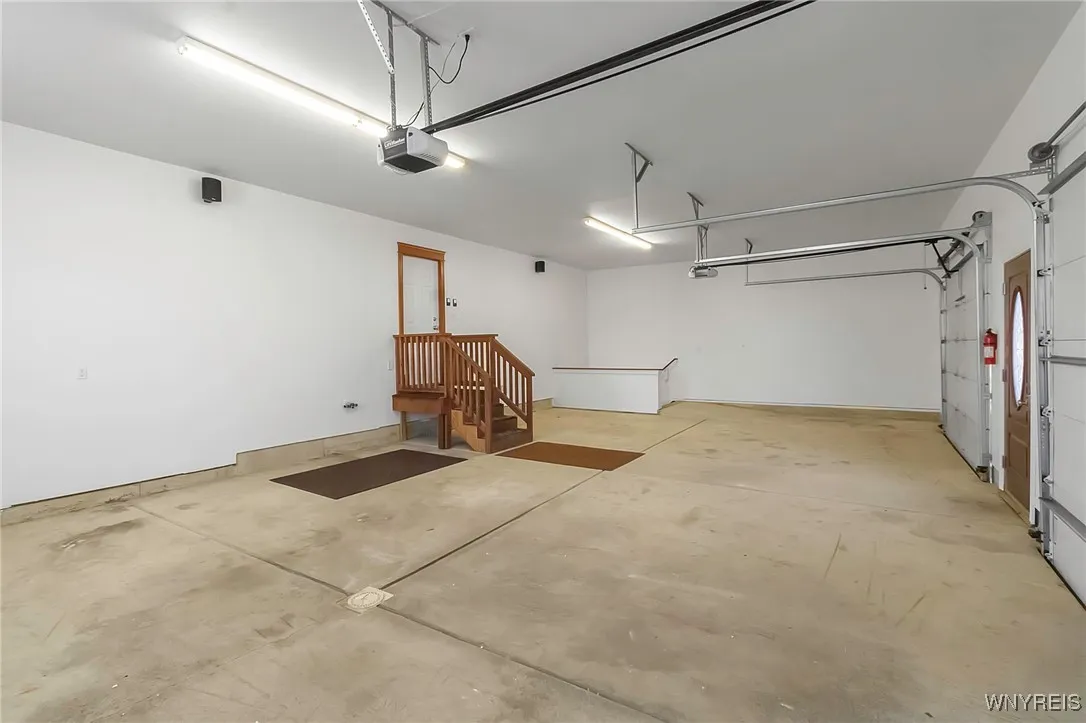 5403 Armor Duells Road, Orchard Park, New York 141, Orchard Park, New York 14127, 3 Bedrooms Bedrooms, 10 Rooms Rooms,2 BathroomsBathrooms,Residential,Closed,5403 Armor Duells Road, Orchard Park, New York 141,B1592983