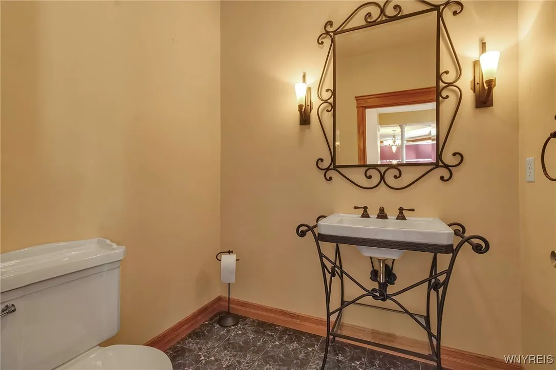 5403 Armor Duells Road, Orchard Park, New York 141, Orchard Park, New York 14127, 3 Bedrooms Bedrooms, 10 Rooms Rooms,2 BathroomsBathrooms,Residential,Closed,5403 Armor Duells Road, Orchard Park, New York 141,B1592983