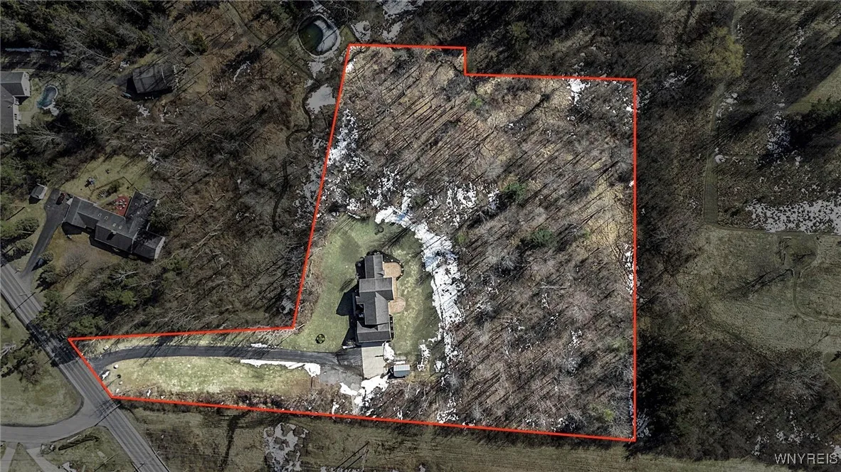 5403 Armor Duells Road, Orchard Park, New York 141, Orchard Park, New York 14127, 3 Bedrooms Bedrooms, 10 Rooms Rooms,2 BathroomsBathrooms,Residential,Closed,5403 Armor Duells Road, Orchard Park, New York 141,B1592983