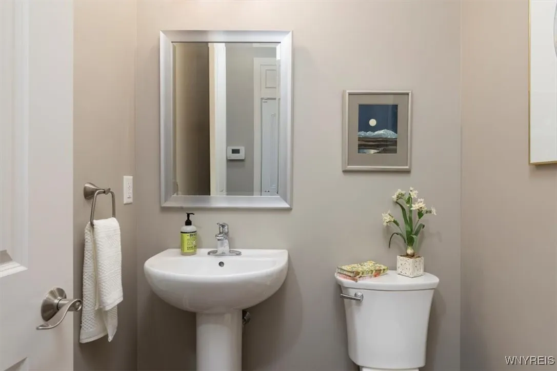 16 Aurora Mills Drive, Aurora, New York 14052, Aurora, New York 14052, 3 Bedrooms Bedrooms, 7 Rooms Rooms,2 BathroomsBathrooms,Residential,Closed,16 Aurora Mills Drive, Aurora, New York 14052,0,B1593213