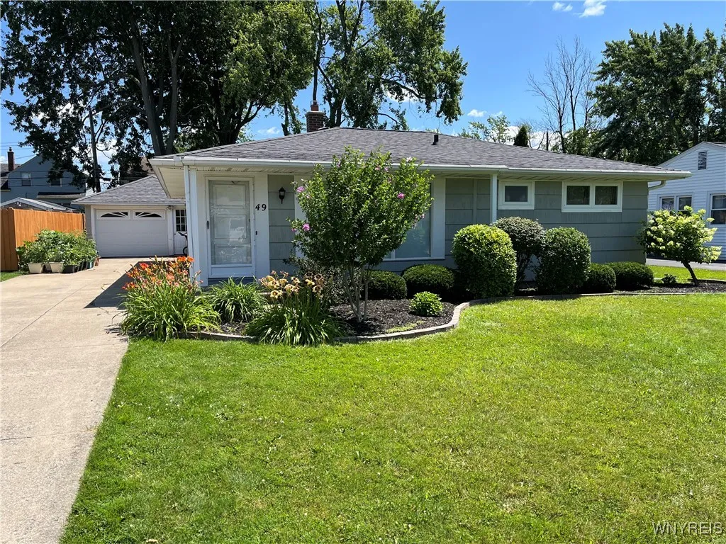 49 Mapleview Drive, Amherst, New York 14226, Amherst, New York 14226, 4 Bedrooms Bedrooms, 9 Rooms Rooms,2 BathroomsBathrooms,Residential,Closed,49 Mapleview Drive, Amherst, New York 14226,0,B1593295