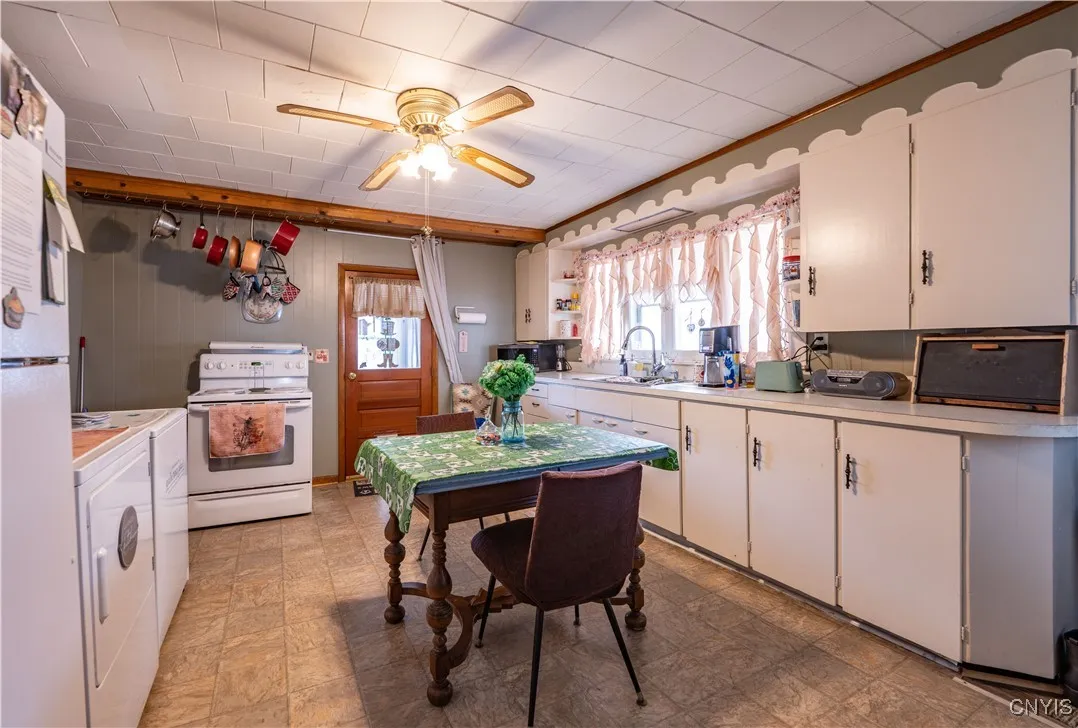 25 Elm St, Frankfort, New York 13357, Frankfort, New York 13357, 3 Bedrooms Bedrooms, 8 Rooms Rooms,1 BathroomBathrooms,Residential,Closed,25 Elm St, Frankfort, New York 13357,0,S1593385