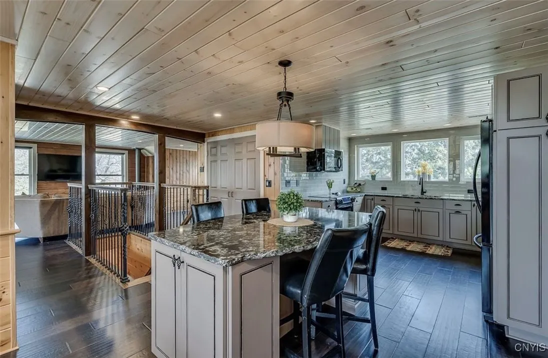 37000 Rock Beach Road West, Cape Vincent, New York, Cape Vincent, New York 13618, 2 Bedrooms Bedrooms, 6 Rooms Rooms,2 BathroomsBathrooms,Residential,For Sale,37000 Rock Beach Road West, Cape Vincent, New York,0,S1593395