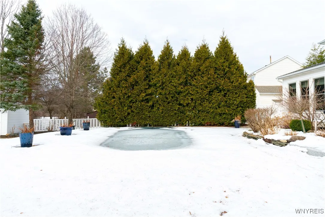 3484 Heatherwood Drive, Hamburg, New York 14075, Hamburg, New York 14075, 3 Bedrooms Bedrooms, 10 Rooms Rooms,2 BathroomsBathrooms,Residential,Closed,3484 Heatherwood Drive, Hamburg, New York 14075,0,B1593459