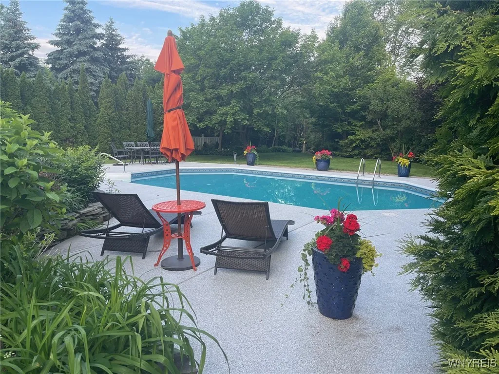 3484 Heatherwood Drive, Hamburg, New York 14075, Hamburg, New York 14075, 3 Bedrooms Bedrooms, 10 Rooms Rooms,2 BathroomsBathrooms,Residential,Closed,3484 Heatherwood Drive, Hamburg, New York 14075,0,B1593459