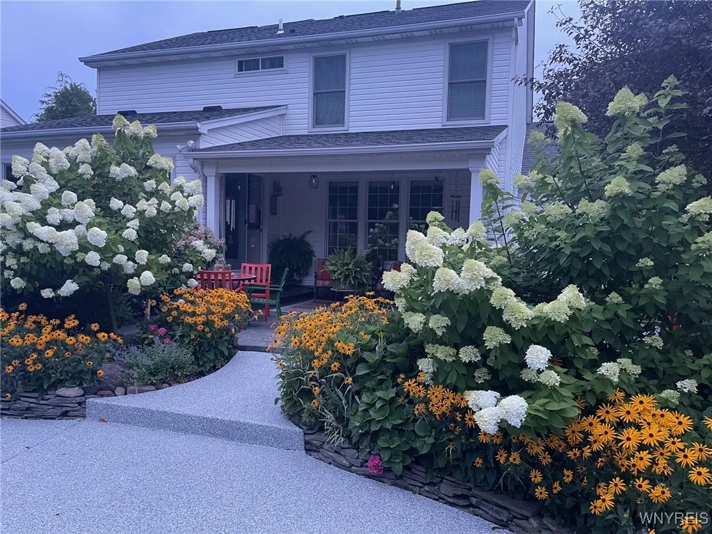 3484 Heatherwood Drive, Hamburg, New York 14075, Hamburg, New York 14075, 3 Bedrooms Bedrooms, 10 Rooms Rooms,2 BathroomsBathrooms,Residential,Closed,3484 Heatherwood Drive, Hamburg, New York 14075,0,B1593459