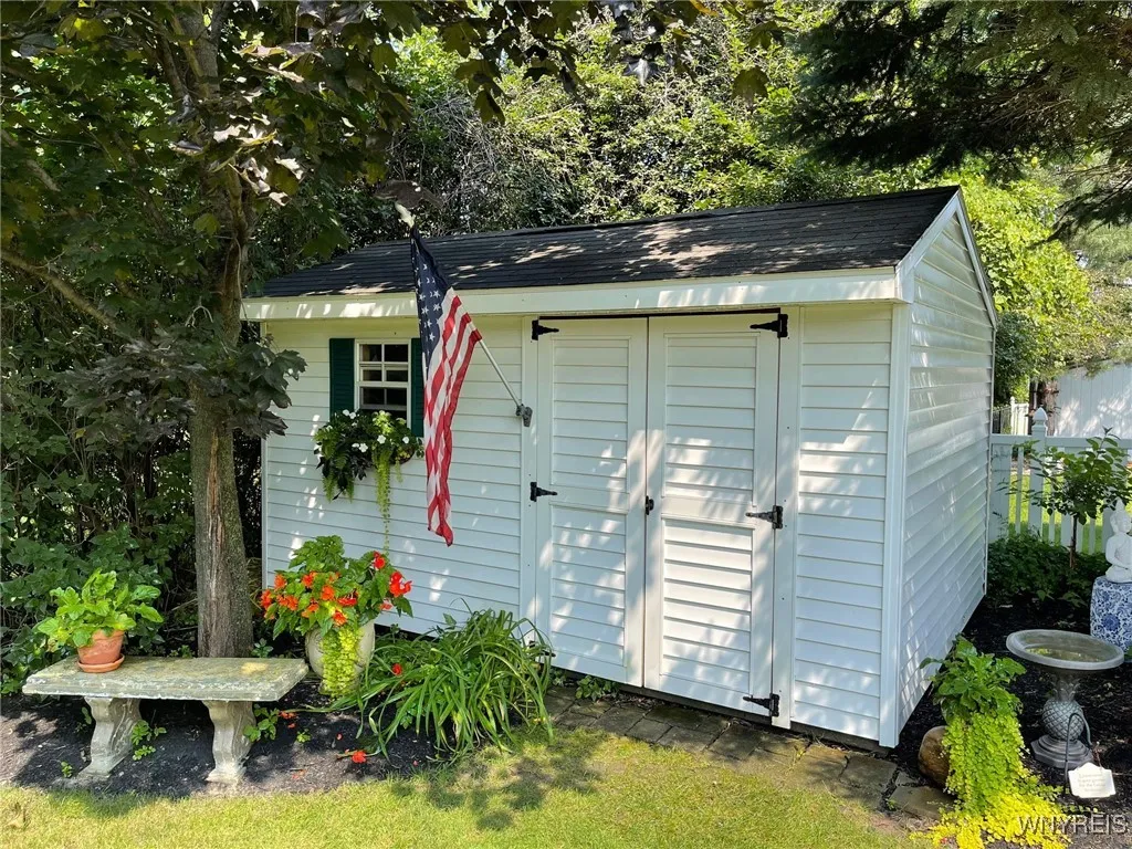 3484 Heatherwood Drive, Hamburg, New York 14075, Hamburg, New York 14075, 3 Bedrooms Bedrooms, 10 Rooms Rooms,2 BathroomsBathrooms,Residential,Closed,3484 Heatherwood Drive, Hamburg, New York 14075,0,B1593459
