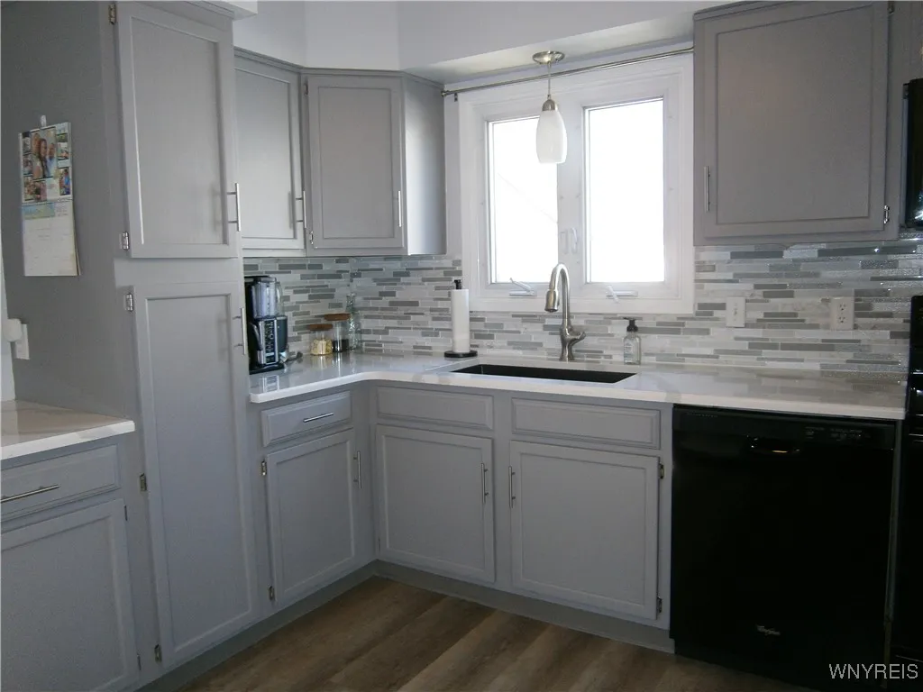 43 Ridgedale Circle, Tonawanda-city, New York 1415, Tonawanda, New York 14150, 3 Bedrooms Bedrooms, 5 Rooms Rooms,1 BathroomBathrooms,Residential,Closed,43 Ridgedale Circle, Tonawanda-city, New York 1415,0,B1593469