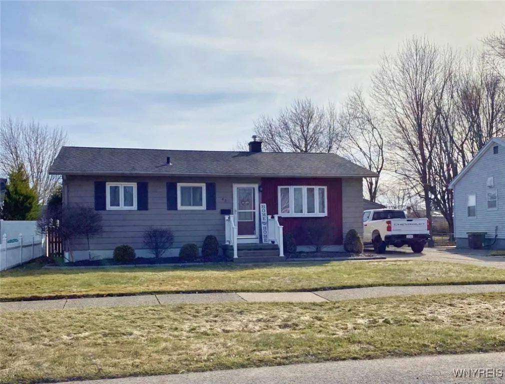43 Ridgedale Circle, Tonawanda-city, New York 1415, Tonawanda, New York 14150, 3 Bedrooms Bedrooms, 5 Rooms Rooms,1 BathroomBathrooms,Residential,Closed,43 Ridgedale Circle, Tonawanda-city, New York 1415,0,B1593469