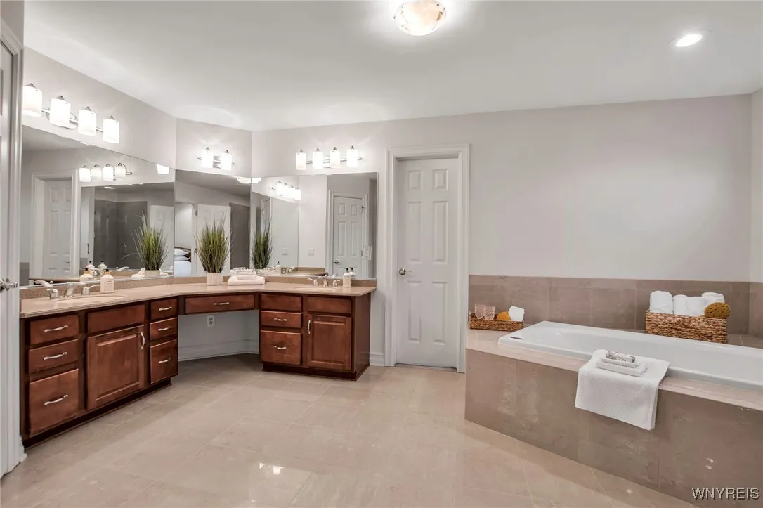 310 Renaissance Drive, Amherst, New York 14221, Amherst, New York 14221, 4 Bedrooms Bedrooms, 9 Rooms Rooms,2 BathroomsBathrooms,Residential,Closed,310 Renaissance Drive, Amherst, New York 14221,0,B1593489