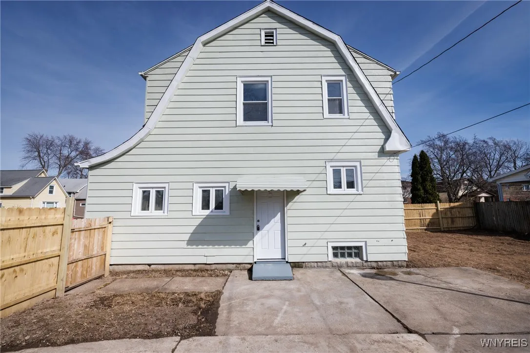 272 Heath Terrace, Tonawanda-town, New York 14223, Tonawanda, New York 14223, 3 Bedrooms Bedrooms, 8 Rooms Rooms,1 BathroomBathrooms,Residential,Closed,272 Heath Terrace, Tonawanda-town, New York 14223,0,B1593506