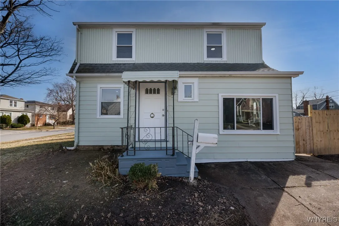 272 Heath Terrace, Tonawanda-town, New York 14223, Tonawanda, New York 14223, 3 Bedrooms Bedrooms, 8 Rooms Rooms,1 BathroomBathrooms,Residential,Closed,272 Heath Terrace, Tonawanda-town, New York 14223,0,B1593506