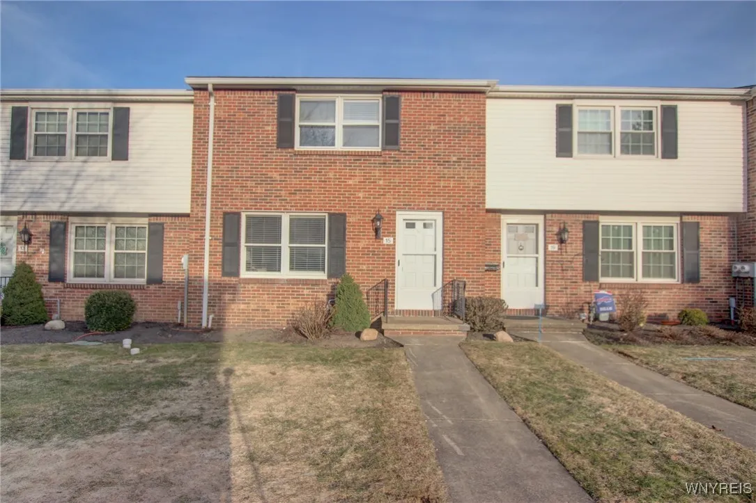 15 Wimbledon Lane, West Seneca, New York 14224, West Seneca, New York 14224, 2 Bedrooms Bedrooms, 8 Rooms Rooms,1 BathroomBathrooms,Residential,Closed,15 Wimbledon Lane, West Seneca, New York 14224,0,B1593405