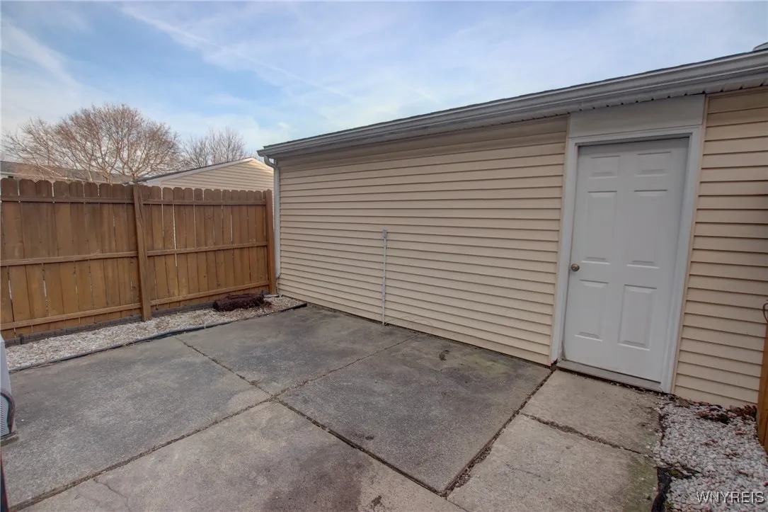 15 Wimbledon Lane, West Seneca, New York 14224, West Seneca, New York 14224, 2 Bedrooms Bedrooms, 8 Rooms Rooms,1 BathroomBathrooms,Residential,Closed,15 Wimbledon Lane, West Seneca, New York 14224,0,B1593405